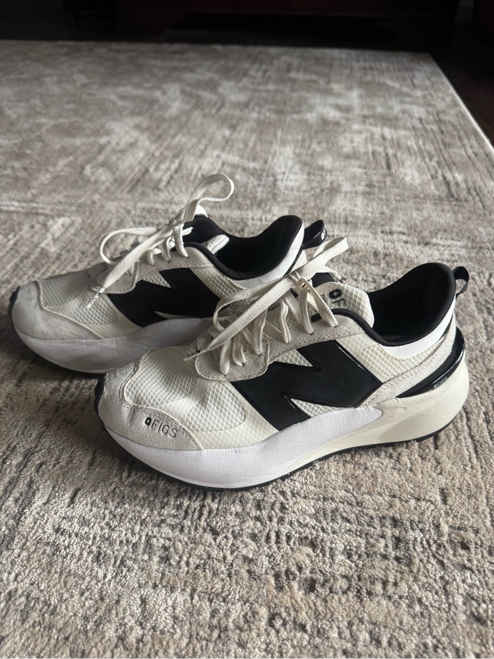 Women’s Figs | New balance sneakers